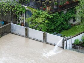 Hochwasser Aare und Objektschutz (Dammbalken)